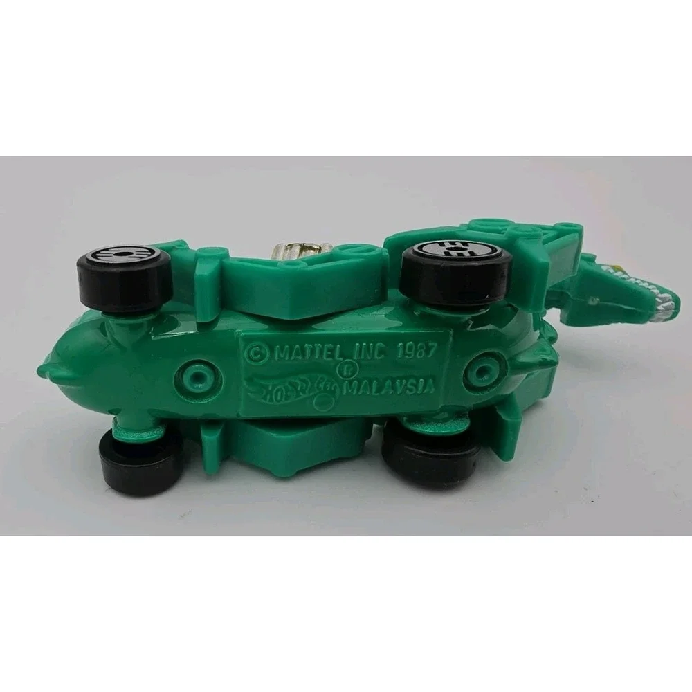 Retro Hot Wheels 1987 Rodzilla Green Dragon And 1985 Double Demon Yellow Dragon